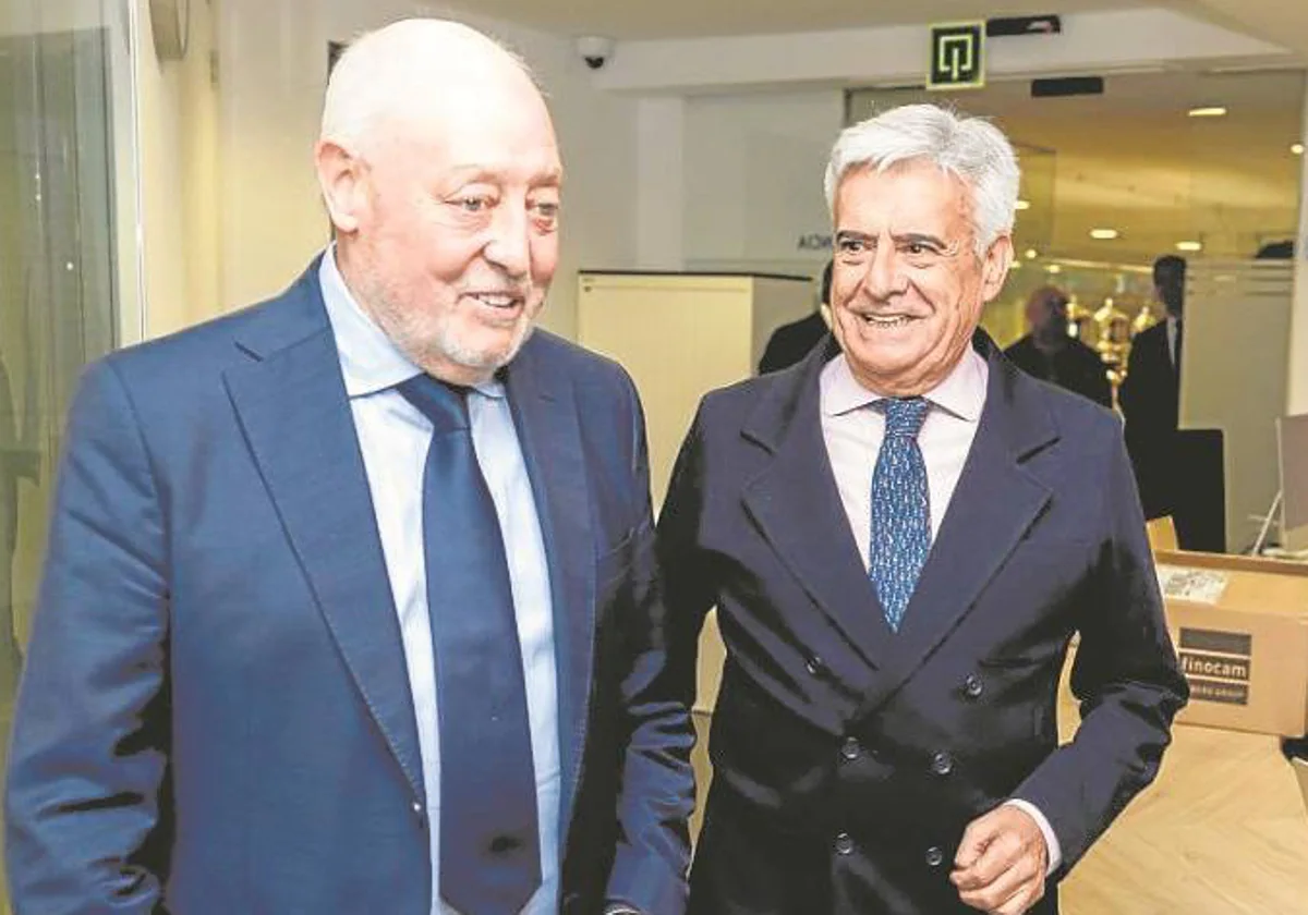 Joan Soteras junto a Pedro Rocha, presidente de la gestora de la Federación Española