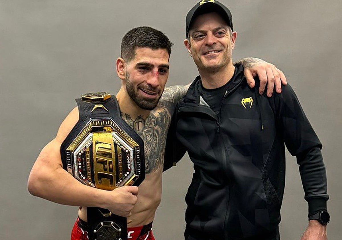 El campeón de UFC, Ilia Topuria, junto a su preparador, Aldo Martínez