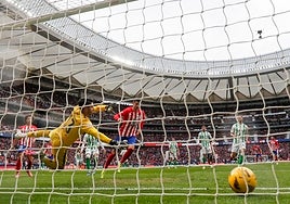El Atlético regresa a la victoria con la agonía de costumbre