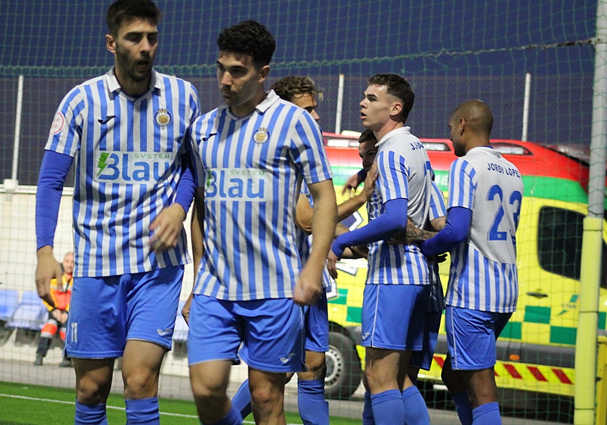 Los jugadores del CF Gandía en un partido
