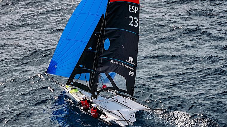 Diego Botín y Florial Trittel, cuartos de la general del Mundial de 49er