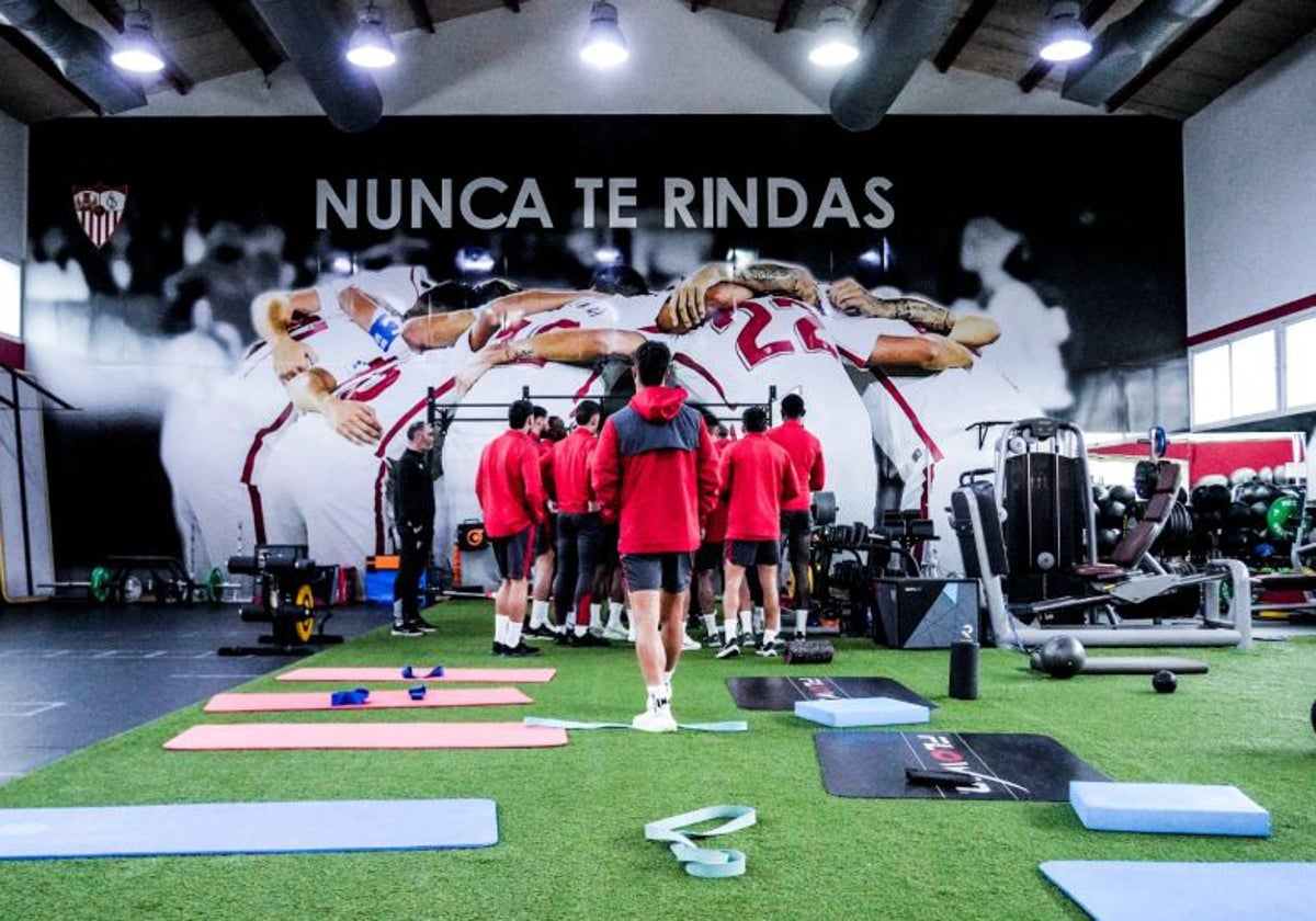 Sesión de entrenamiento en el gimnasio del Sevilla este sábado