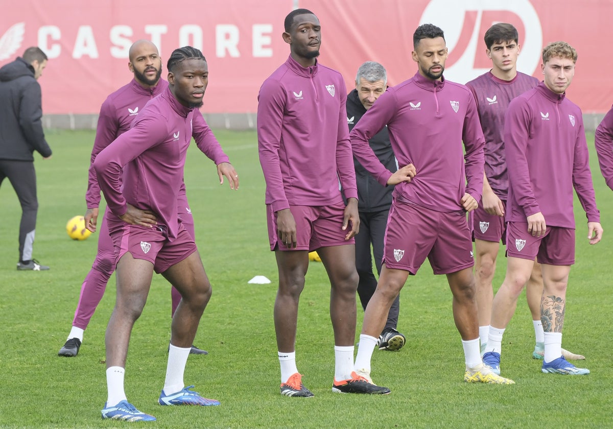 Agoumé en uno de sus primeros entrenamientos con el Sevilla en el mes de enero