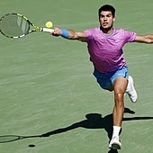 Alcaraz avanza a cuartos en Indian Wells y se desquita ante Marozsan