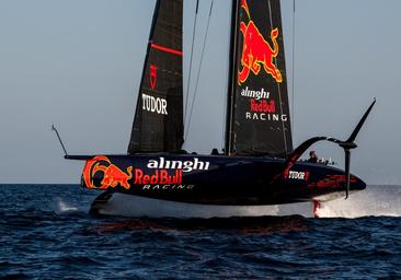 El Alinghi dejó de navegar con su AC75 de primera generación