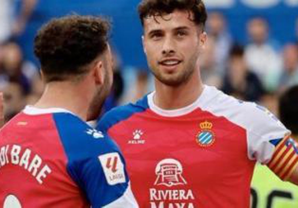 Puado celebra tímidamente su gol ante el Zaragoza, equipo en el que militó