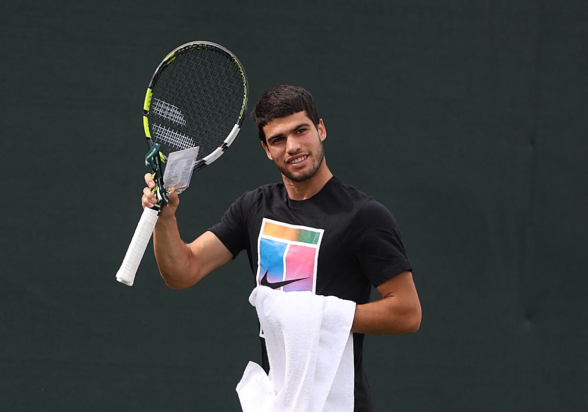 Carlos Alcaraz, durante un entrenamiento en Indian Wells