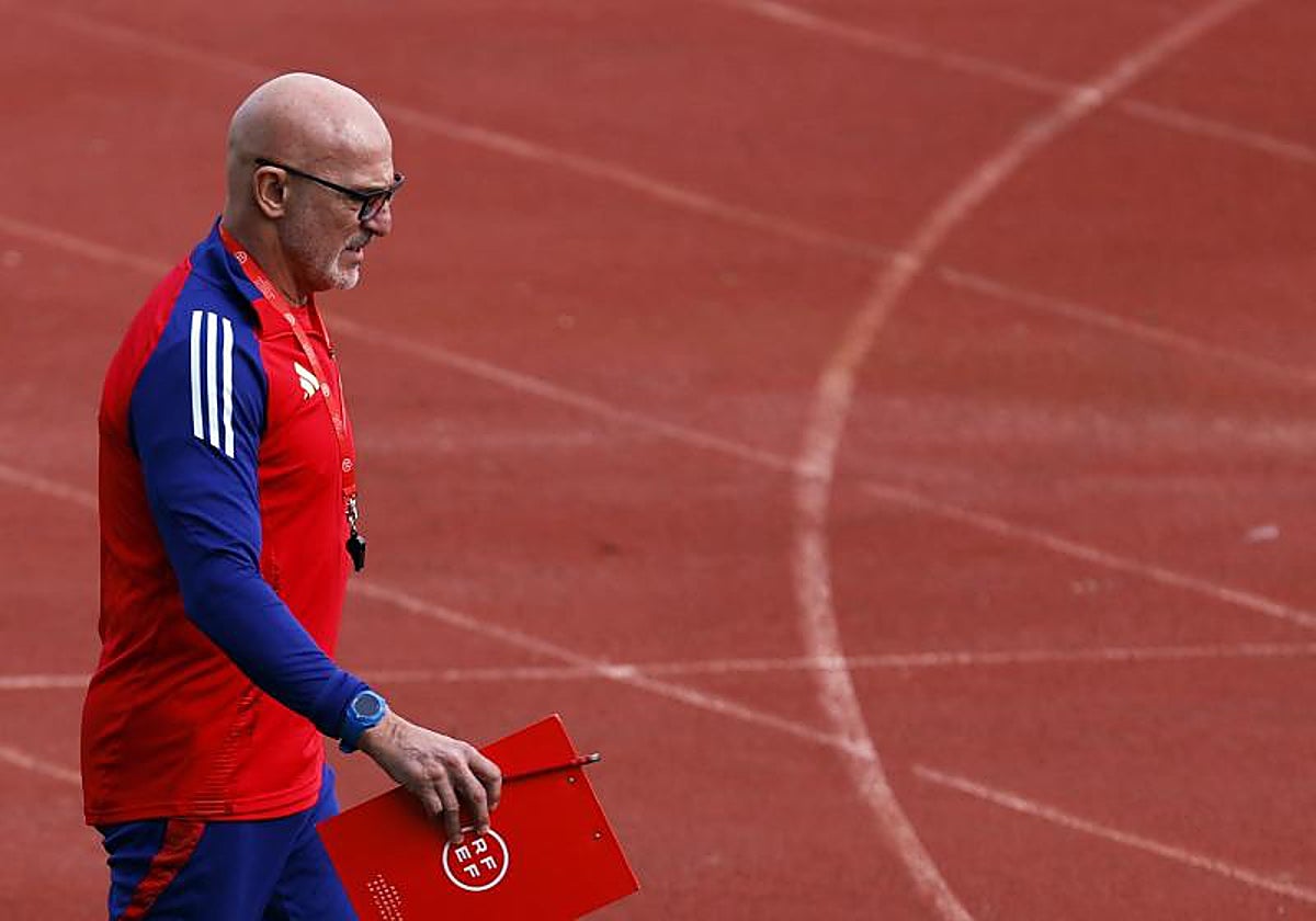 Luis de la Fuente, en el entrenamiento de la selección española de este jueves