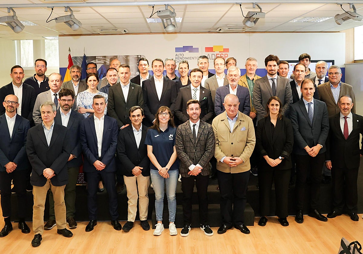 Los asistentes a la convocatoria de ADESP, en la sede del CSD