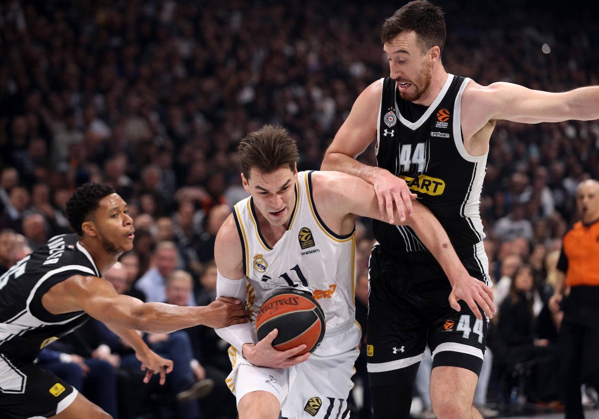 Hezonja, defendido por Dozier y Kamisky