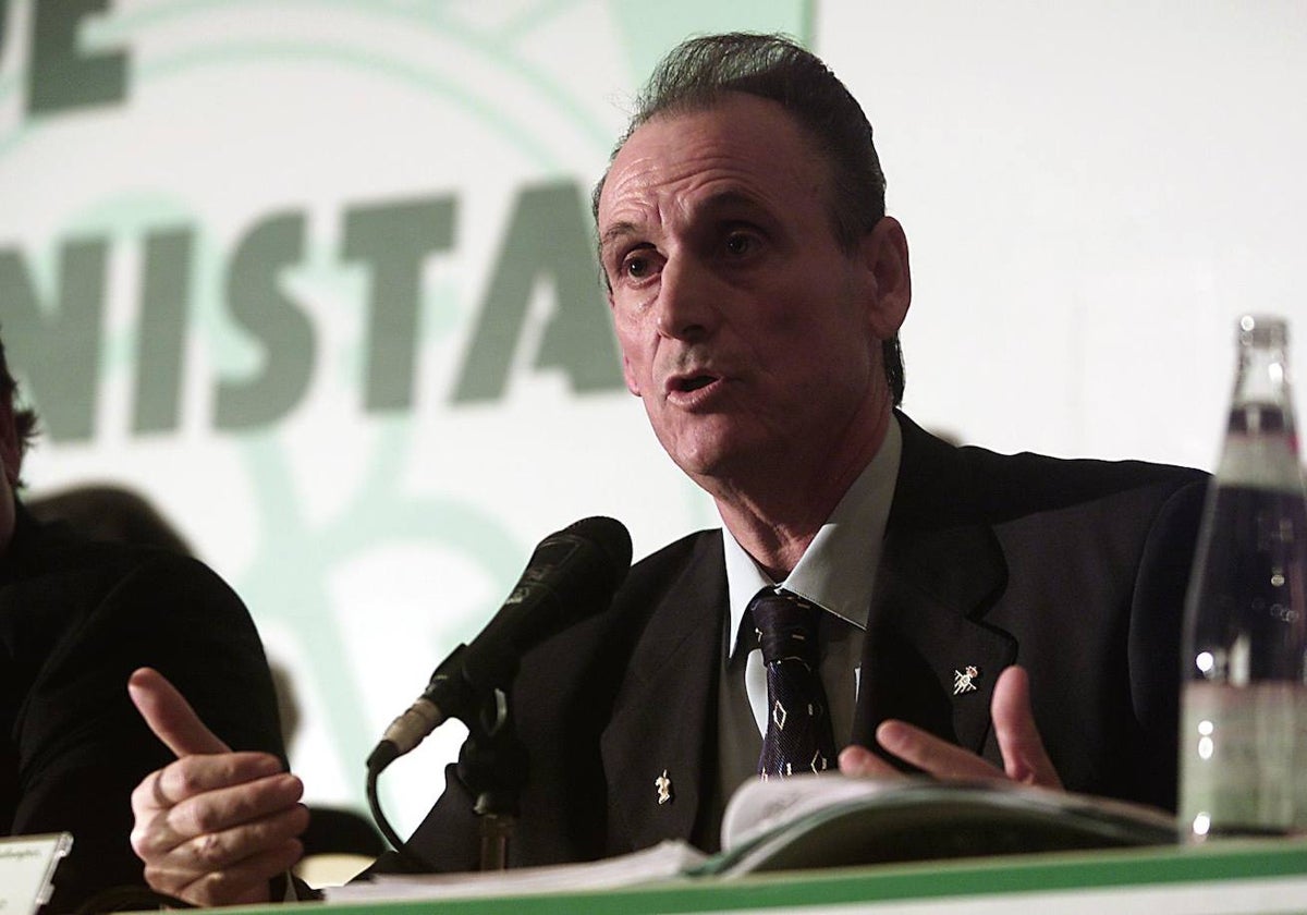 Manuel Ruiz de Lopera, en el transcurso de una junta de accionistas del Real Betis