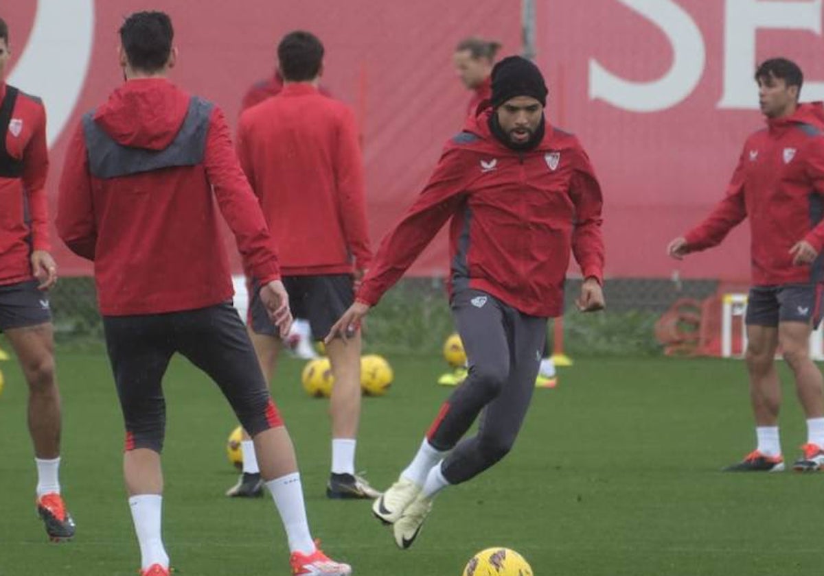 En-Nesyri, en el entrenamiento del Sevilla previo al partido ante el Getafe