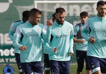 Cardoso marca en el empate del Betis con el Cádiz en partido de entrenamiento el Villamarín (1-1)