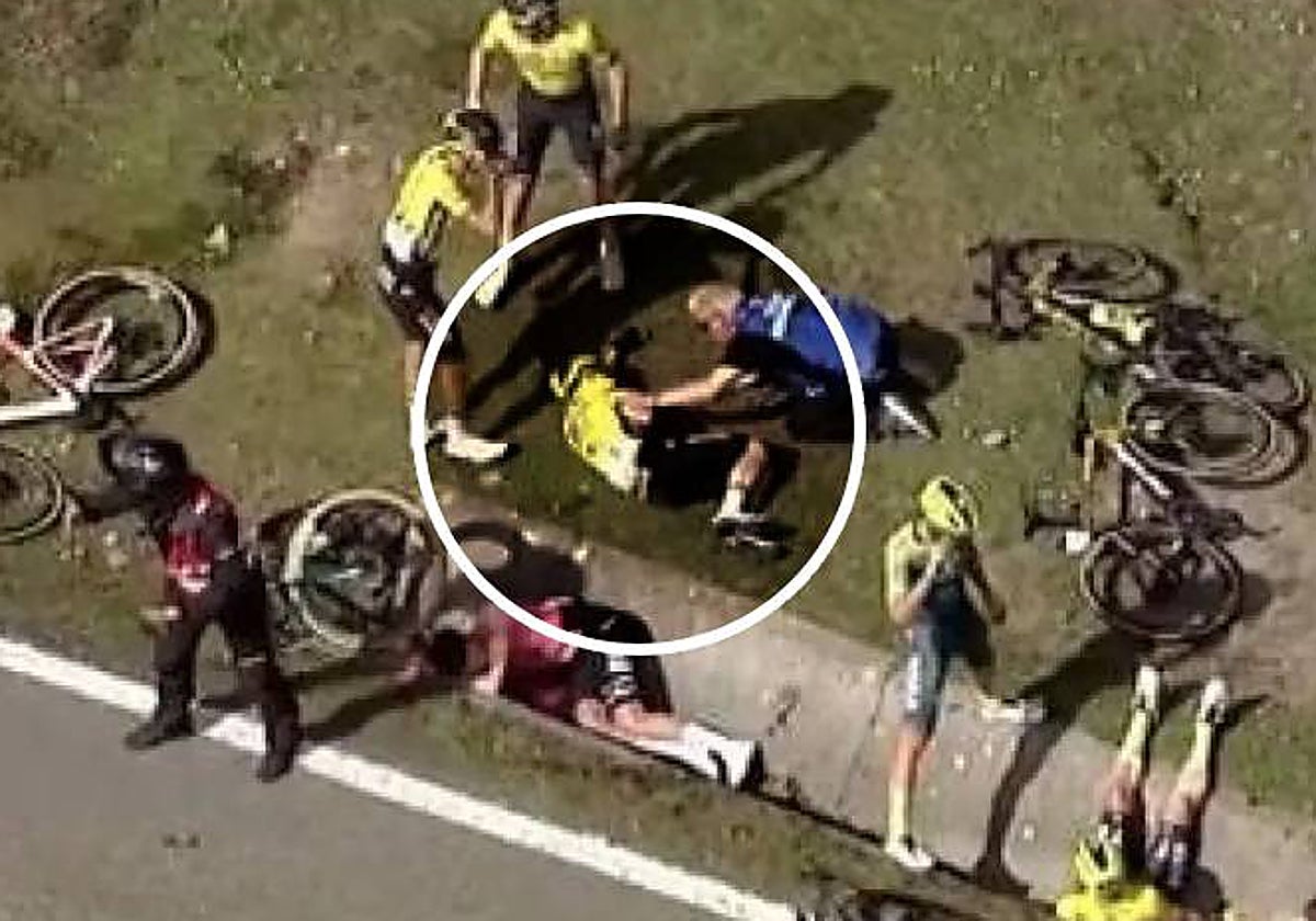 Vingegaard permanece inmóvil en el suelo tras el grave accidente