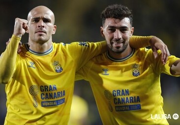Sandro y Munir celebran un gol de Las Palmas