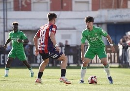 El partido Yeclano Deportivo-Betis Deportivo ha tenido lugar este domingo