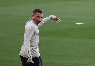 Mbappé, en un entrenamiento del PSG en Montjuic
