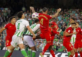 Derbi Betis - Sevilla FC, en directo: minuto a minuto, resultado y alineaciones del partido de LaLiga EA Sports 2023-2024