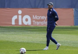 Simeone, durante el entrenamiento de ayer, previo al Atlético-Athletic