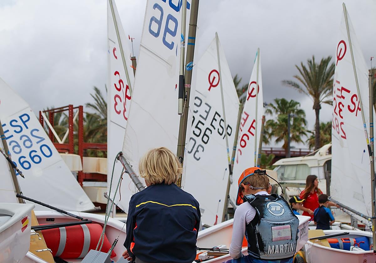 El Club de Mar de Almería pone en liza el segundo título nacional para la clase Optimist