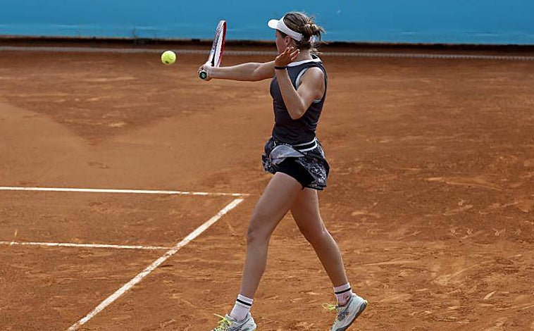 Imagen principal - Varias imágenes de los participantes del torneo sub-16 del Mutua Madrid Open