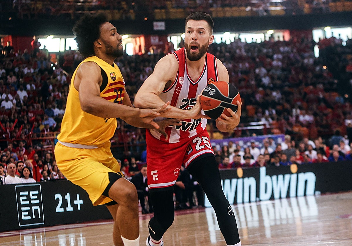 Peters penetra ante Parker