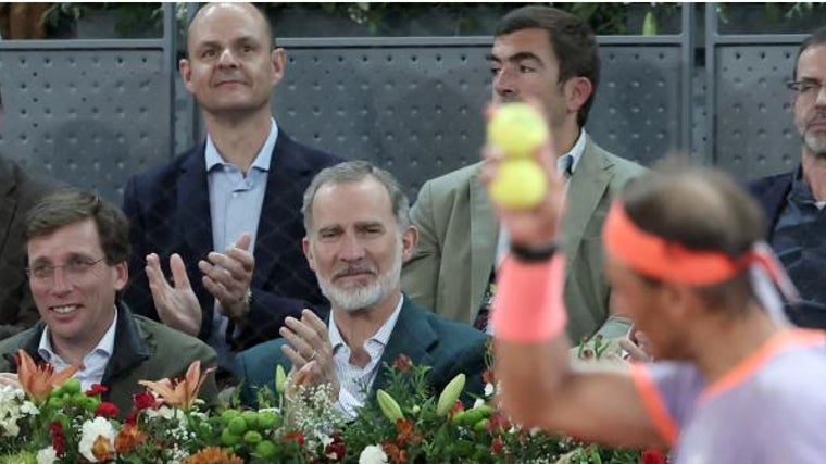 Felipe VI asiste al partido de Nadal en segunda ronda en el Mutua Madrid Open