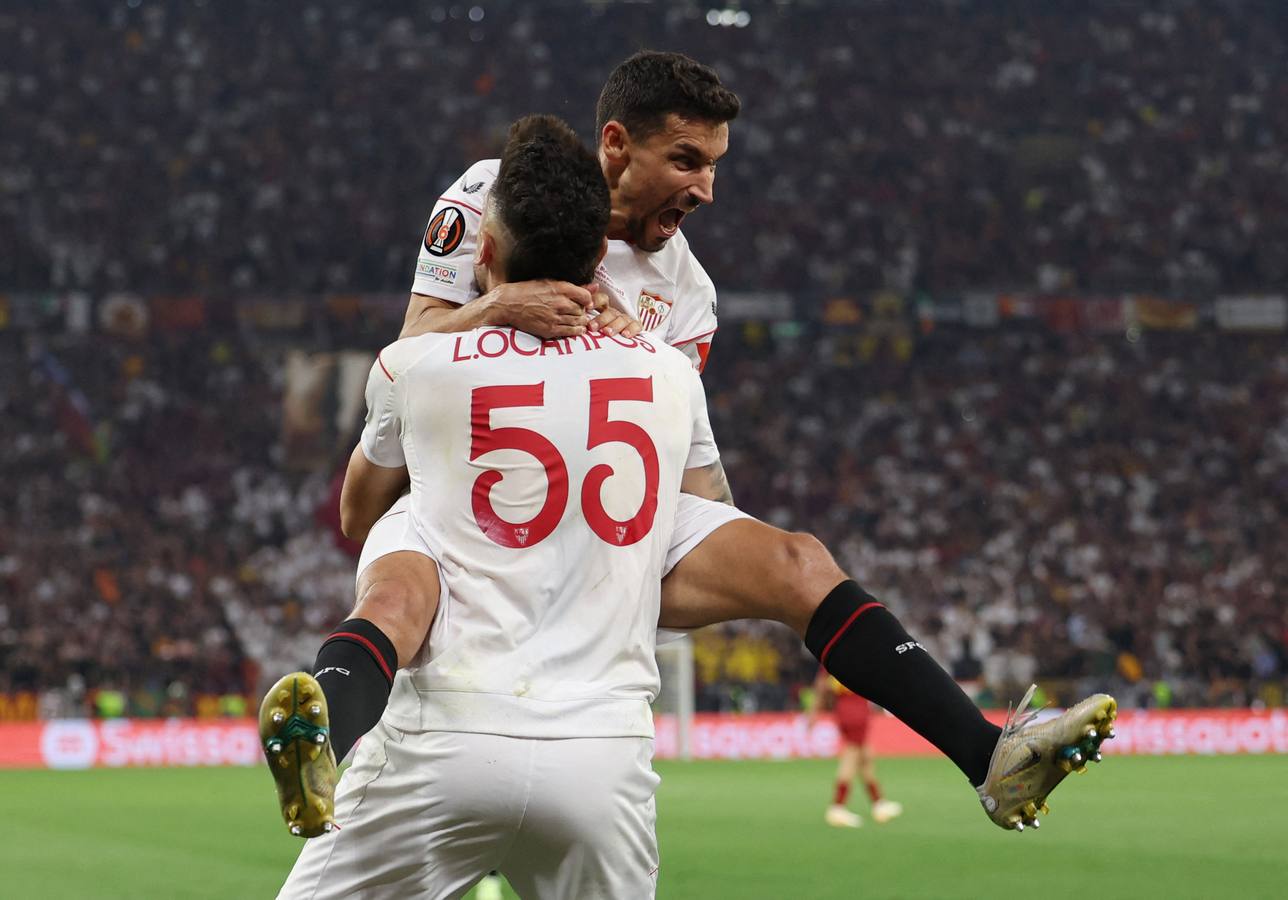 Algunas imágenes de Jesús Navas como futbolista del Sevilla en sus dos etapas, tras su periplo en la Premier