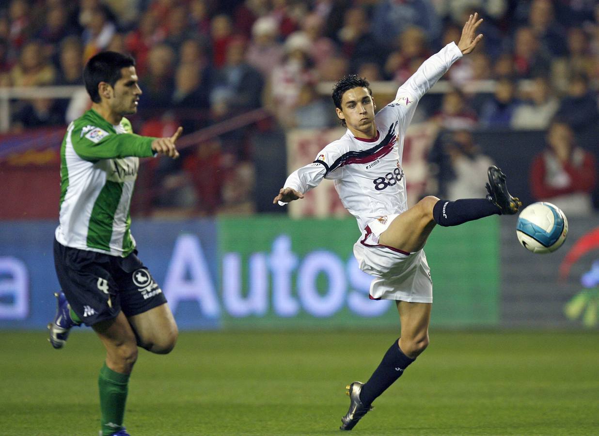 Algunas imágenes de Jesús Navas como futbolista del Sevilla en sus dos etapas, tras su periplo en la Premier