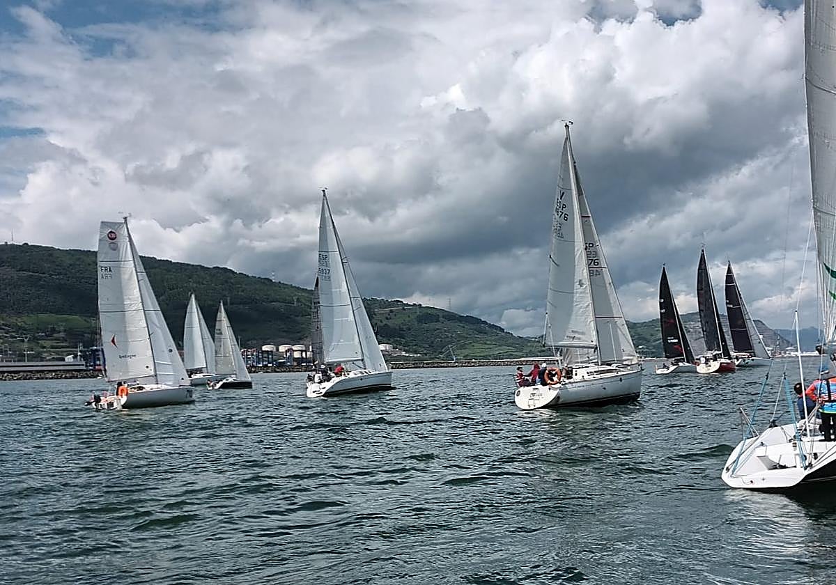 La Liga One Sails 50+ comenzó con la Regata Getxo-Santander