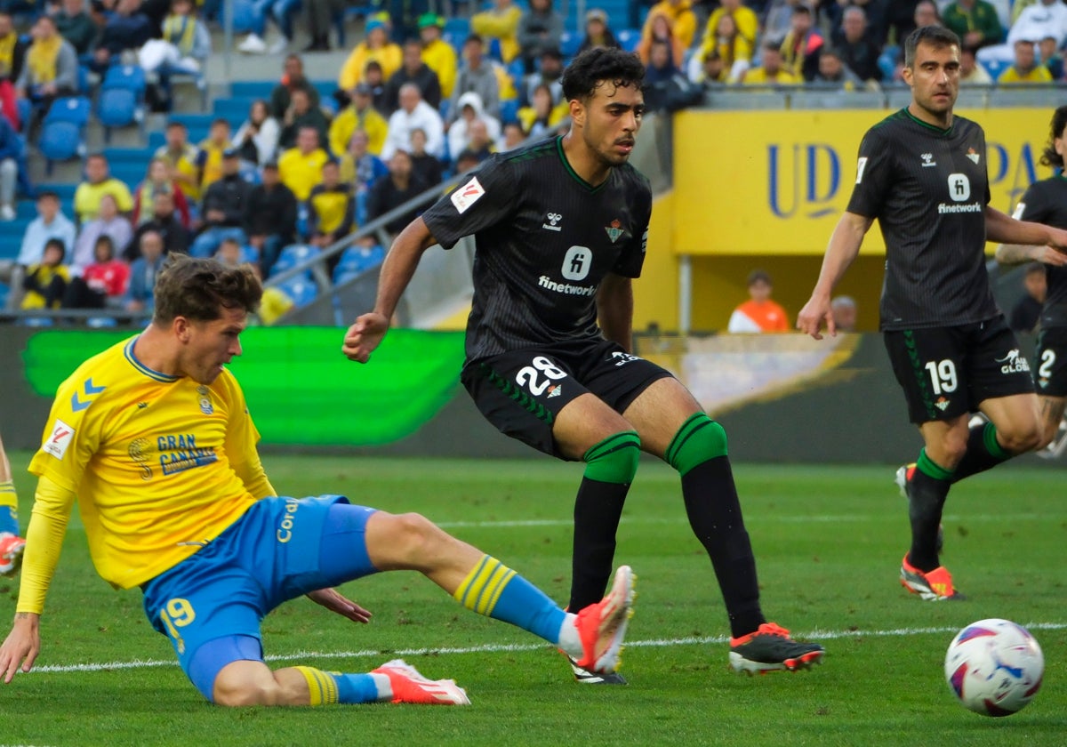 Chadi Riad, durante el Las Palmas - Betis