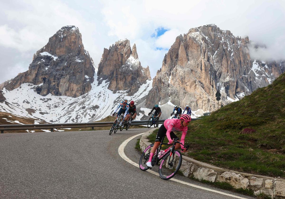 Pogacar, con la 'maglia rosa'
