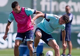 Manu Fajardo y Joaquín, presentes en el entrenamiento del Betis