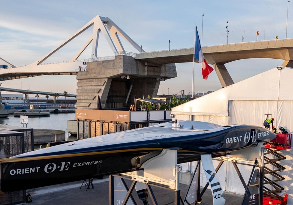 El sueño del Orient Express francés se hace realidad mostrando su AC75 en Barcelona
