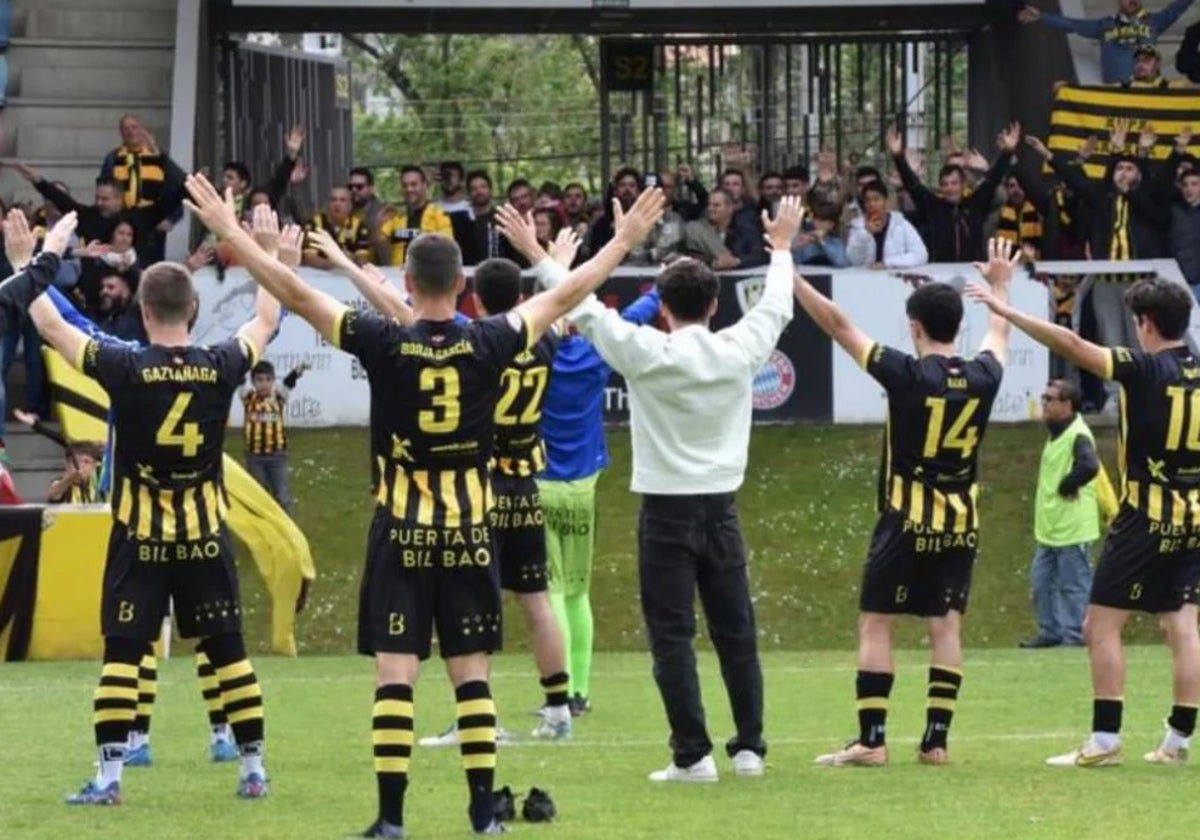 Los jugadores del Barakaldo, nuevo equipo de Primera Federación