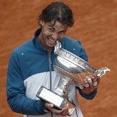2013, el octavo Roland Garros de Nadal: Djokovic lo pone difícil, Ferrer lo pone fácil
