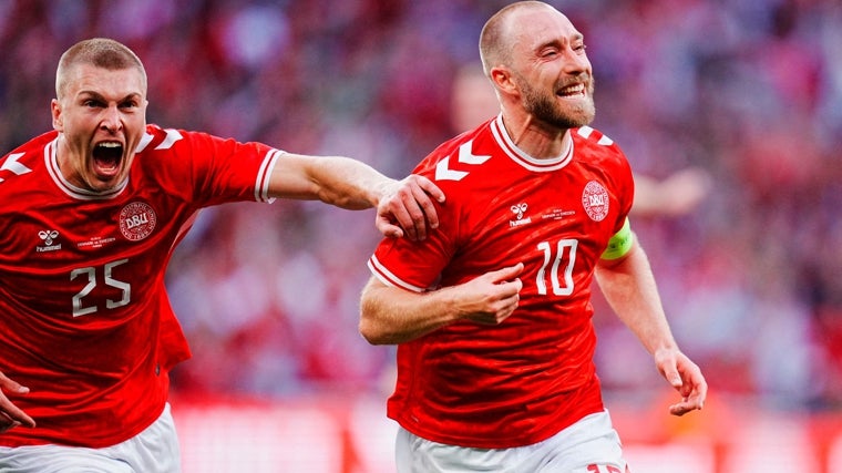 Eriksen celebra un gol con la selección de Dinamarca