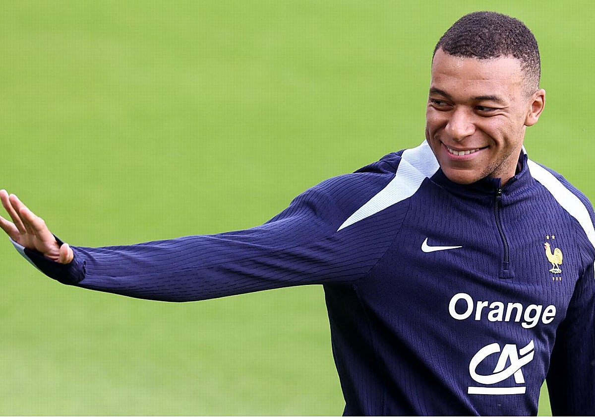 Kylian Mbappé, durante un entrenamiento con la selección francesa