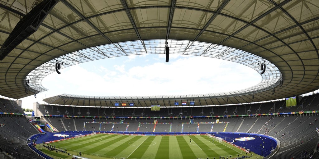 Deutsche Politiker überreichten VIP-Eurocup-Tickets im Wert von 7.000 Euro Deutsche Politiker überreichten VIP-Eurocup-Tickets im Wert von 7.000 Euro