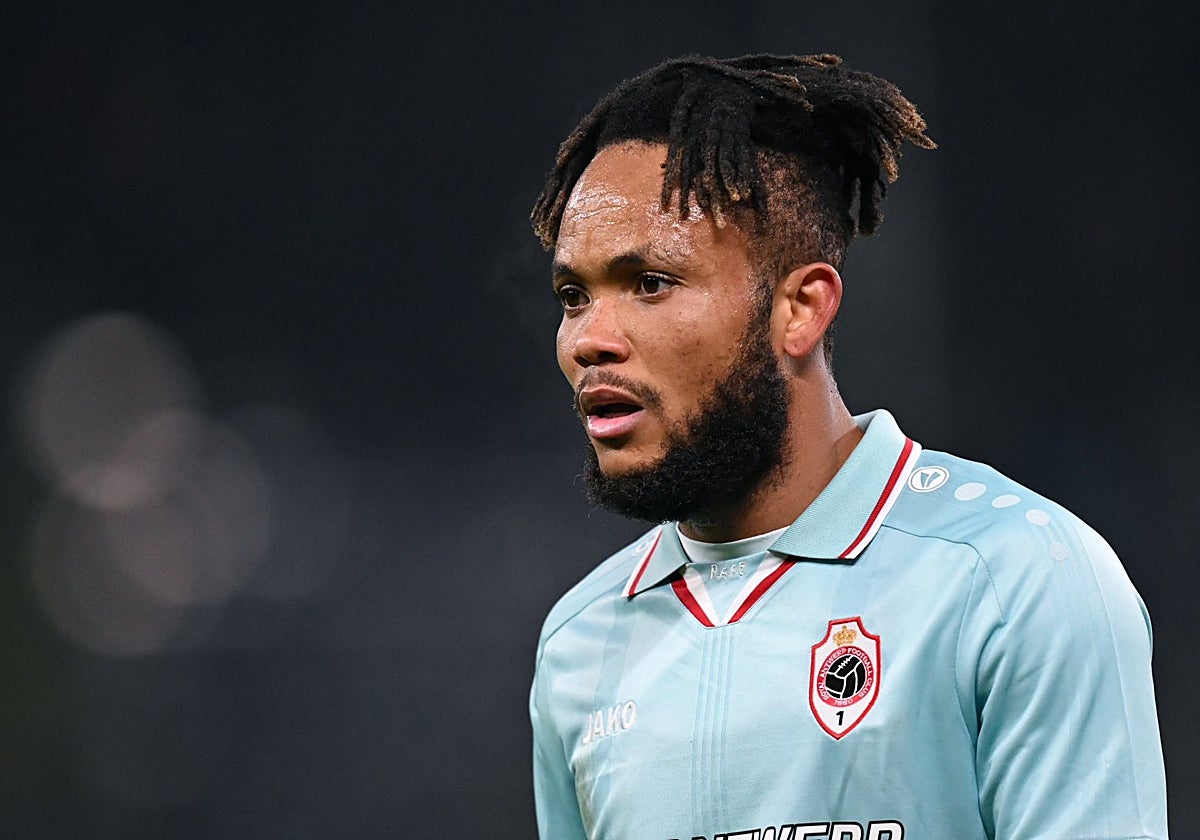 Chidera Ejuke, durante su etapa como jugador del Amberes