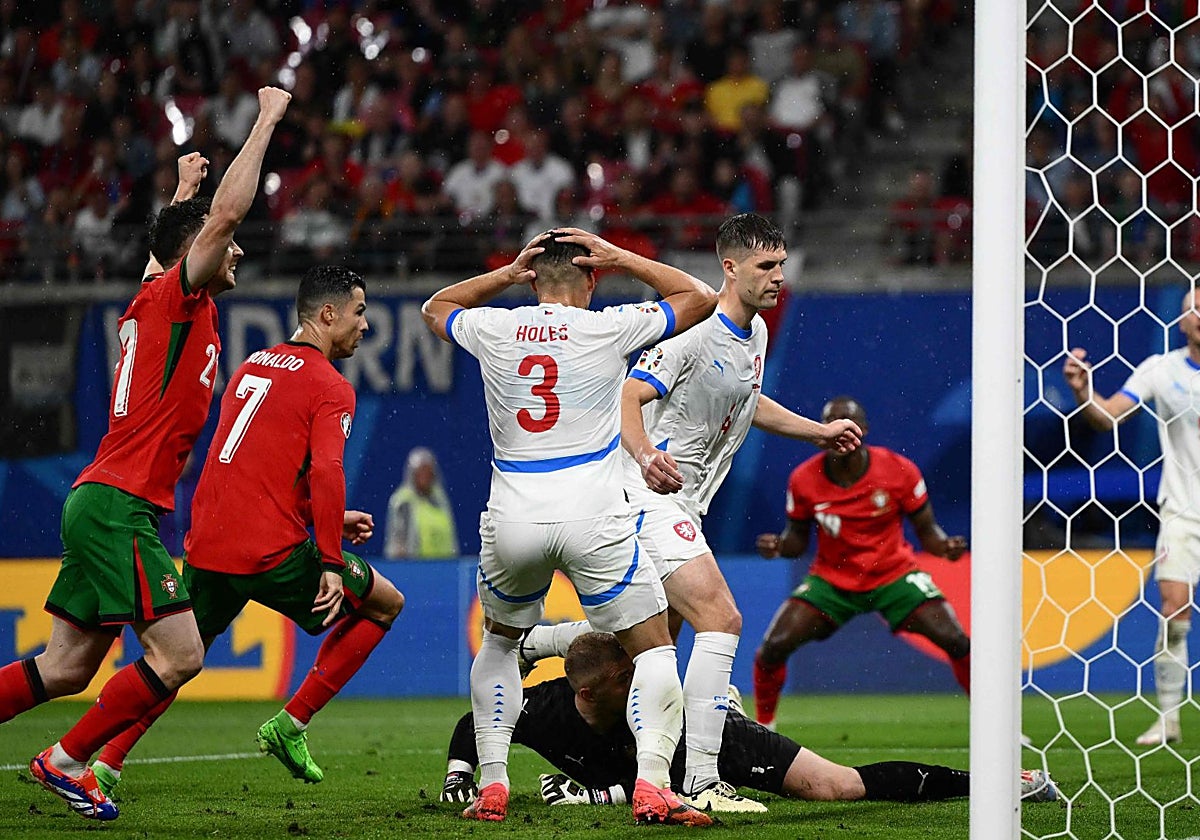 Portugal sufrió para ganar a la República Checa
