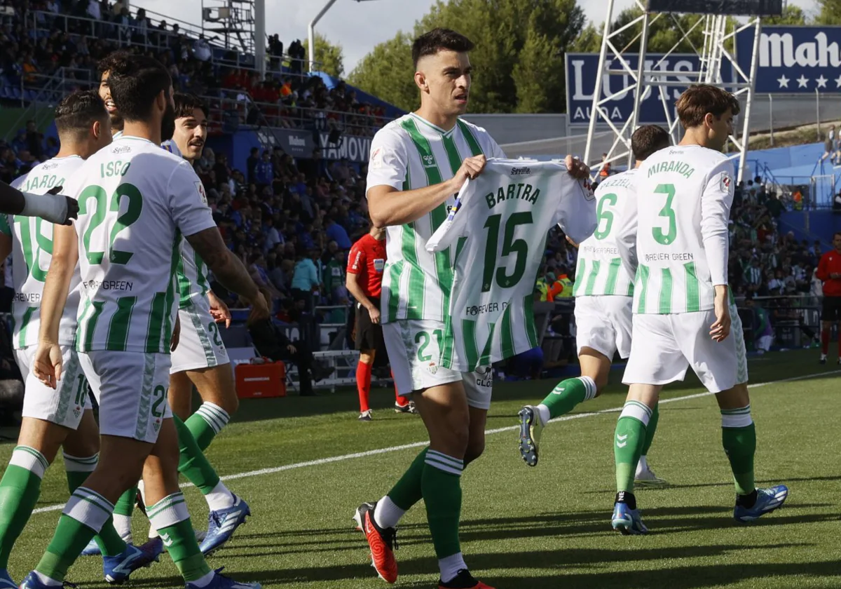 Marc Roca dedica a Bartra el gol que marcó en Getafe durante LaLiga 23-24