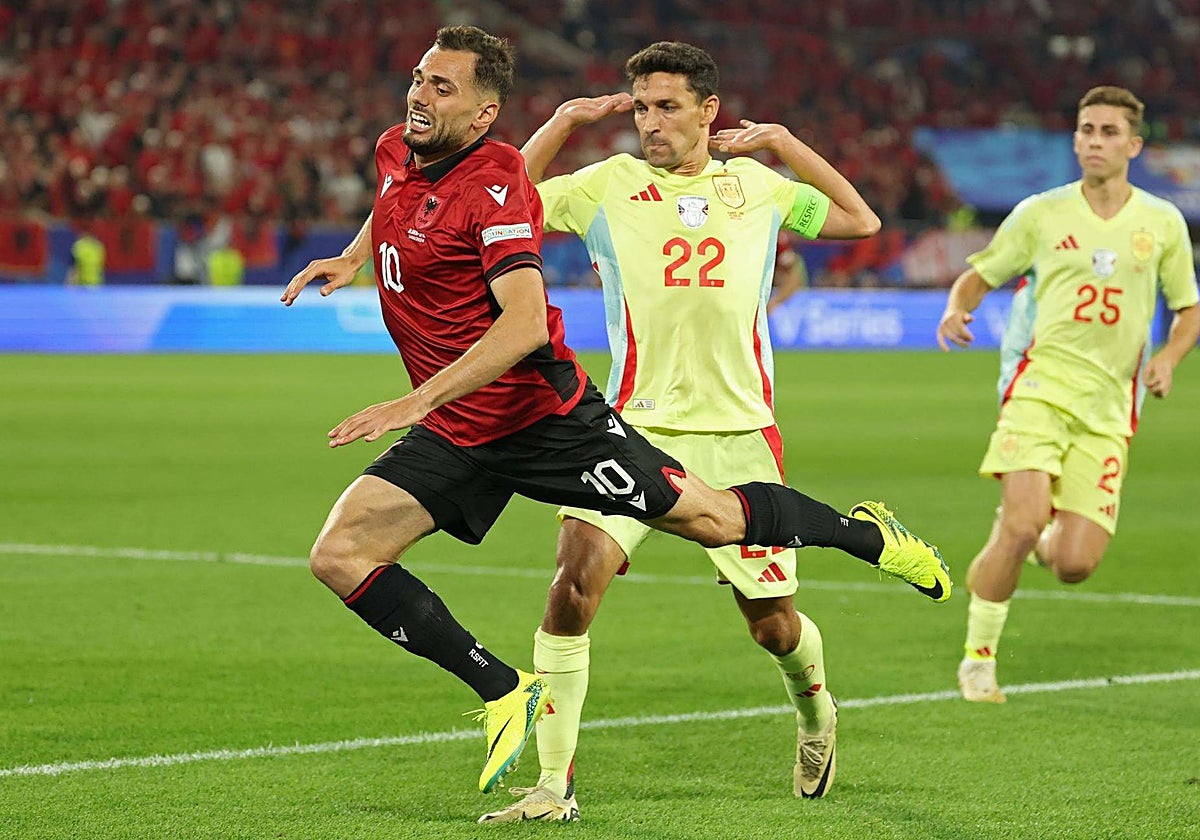 Jesús Navas en el partido frente Albania
