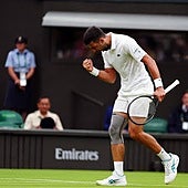 Djokovic gana en su debut en Wimbledon, pero con cautela