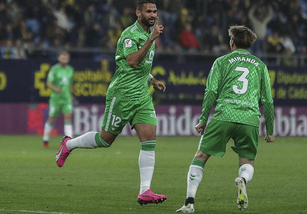 Willian José celebra el gol que marcó en el Nuevo Mirandilla de Cádiz la pasada campaña 23-24