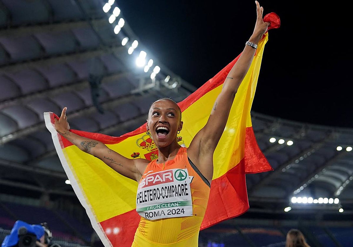 Ana Peleteiro con la bandera española celebrando su oro en el Europeo de Roma