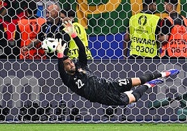 Diogo Costa, en uno de los penaltis parados