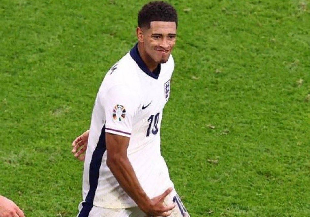 Bellingham y su polémico gesto de llevarse la mano a los genitales en el gol que marcó ante Eslovaquia