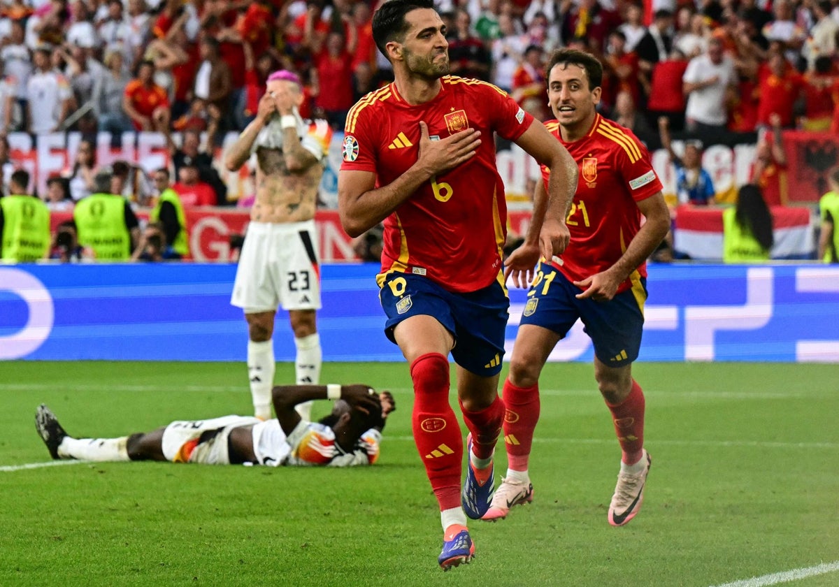 Mikel Merino celebra su gol ante Alemania, firmado en la prórroga