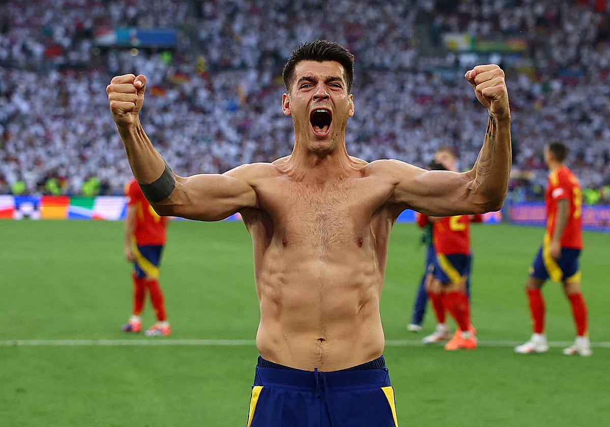 Morata celebra el pase de la selección española a semifinales